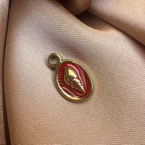 Red conch charm